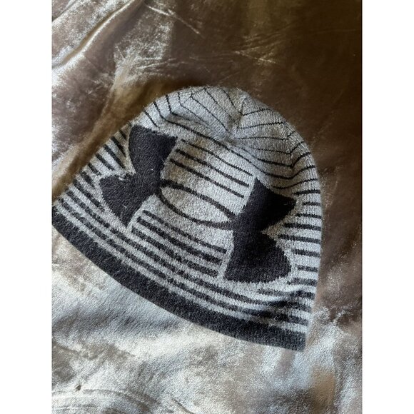 Under Armour Black & Grey Beanie Knit Winter Hat EUC Youth Boy's One Size OS - Picture 12 of 13